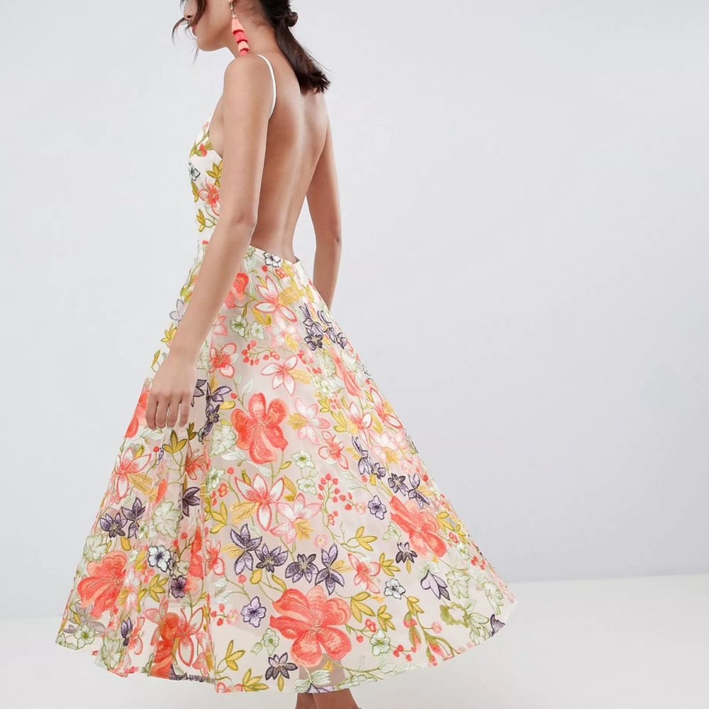 ASOS embroidered party/ prom dress Size 6 (fits like 4)